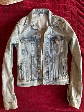Classic Light Blue Denim Jacket - Women